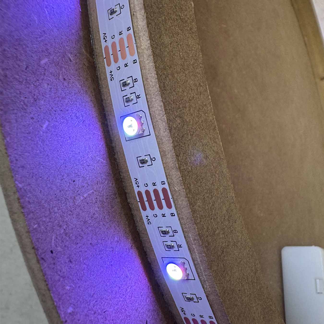 <tc>בורד מלוח העשיו מסיבי עץ בעלי עמידות בינונית ליצירה של שעונים או תמונות עם תאורה אחורית לד
אר.ג'י.בי
</tc> - 5 <tc>בורד מלוח העשיו מסיבי עץ בעלי עמידות בינונית ליצירה של שעונים או תמונות עם תאורה אחורית לד
אר.ג'י.בי
</tc> - 5