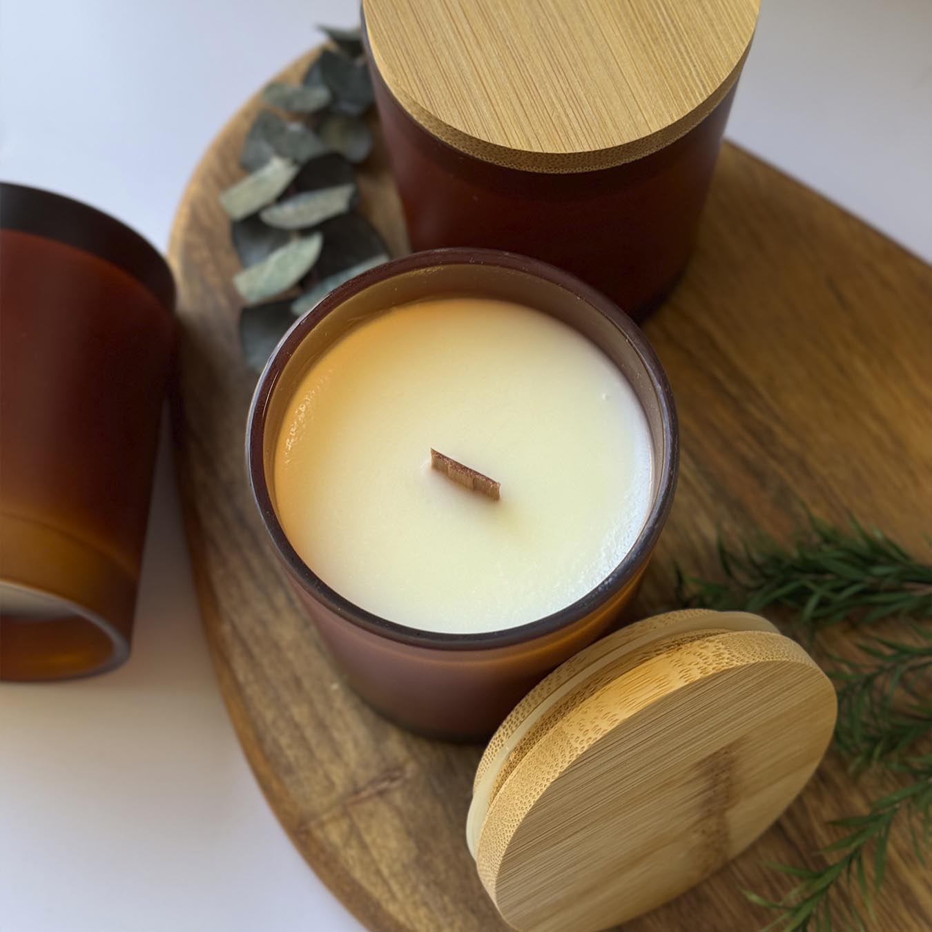 נר ריחני בזכוכית ענבר 200 מ"ל thumbnail - 4 נר ריחני בזכוכית ענבר 200 מ"ל thumbnail - 4