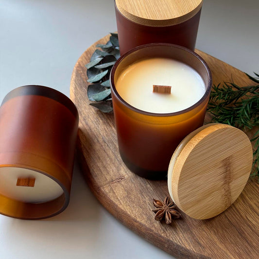 נר ריחני בזכוכית ענבר 200 מ"ל - secondary image נר ריחני בזכוכית ענבר 200 מ"ל - secondary image