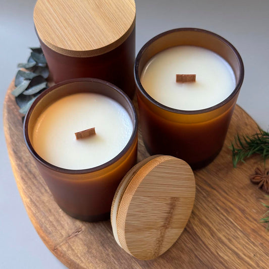 נר ריחני בזכוכית ענבר 200 מ"ל נר ריחני בזכוכית ענבר 200 מ"ל