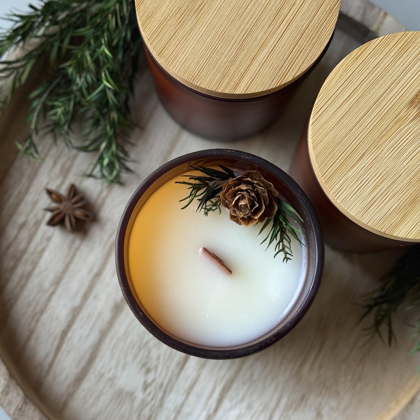 נר ריחני "שנה חדשה" בצנצנת חומה - 200 מ"ל - 1 נר ריחני "שנה חדשה" בצנצנת חומה - 200 מ"ל - 1