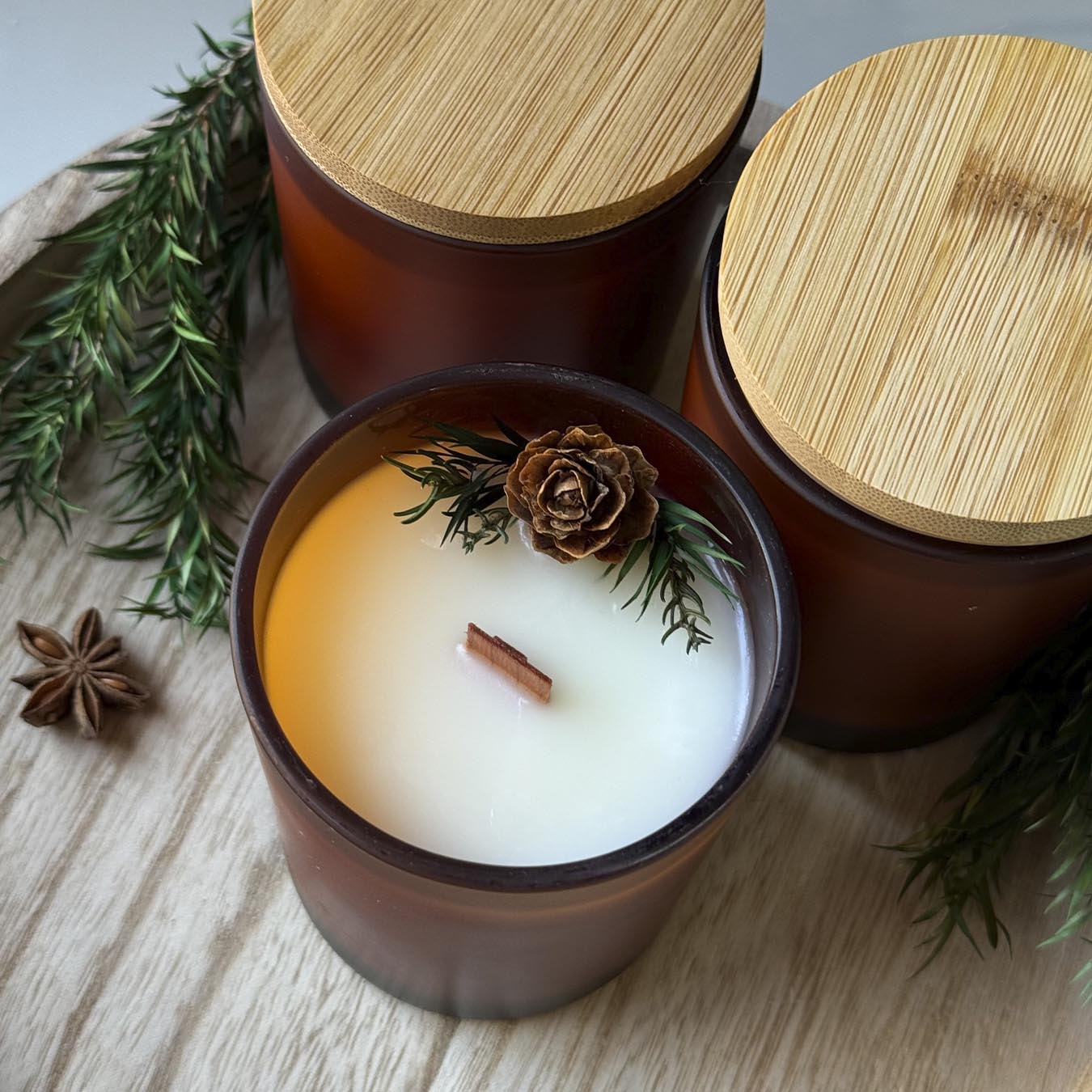 נר ריחני "שנה חדשה" בצנצנת חומה - 200 מ"ל thumbnail - 2 נר ריחני "שנה חדשה" בצנצנת חומה - 200 מ"ל thumbnail - 2