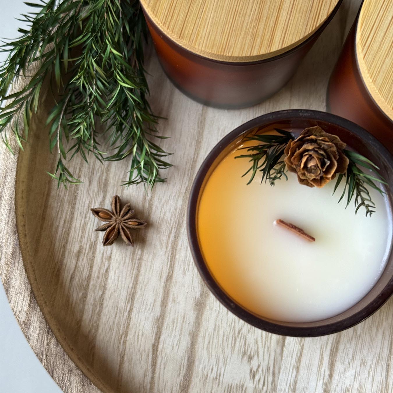 נר ריחני "שנה חדשה" בצנצנת חומה - 200 מ"ל thumbnail - 5 נר ריחני "שנה חדשה" בצנצנת חומה - 200 מ"ל thumbnail - 5