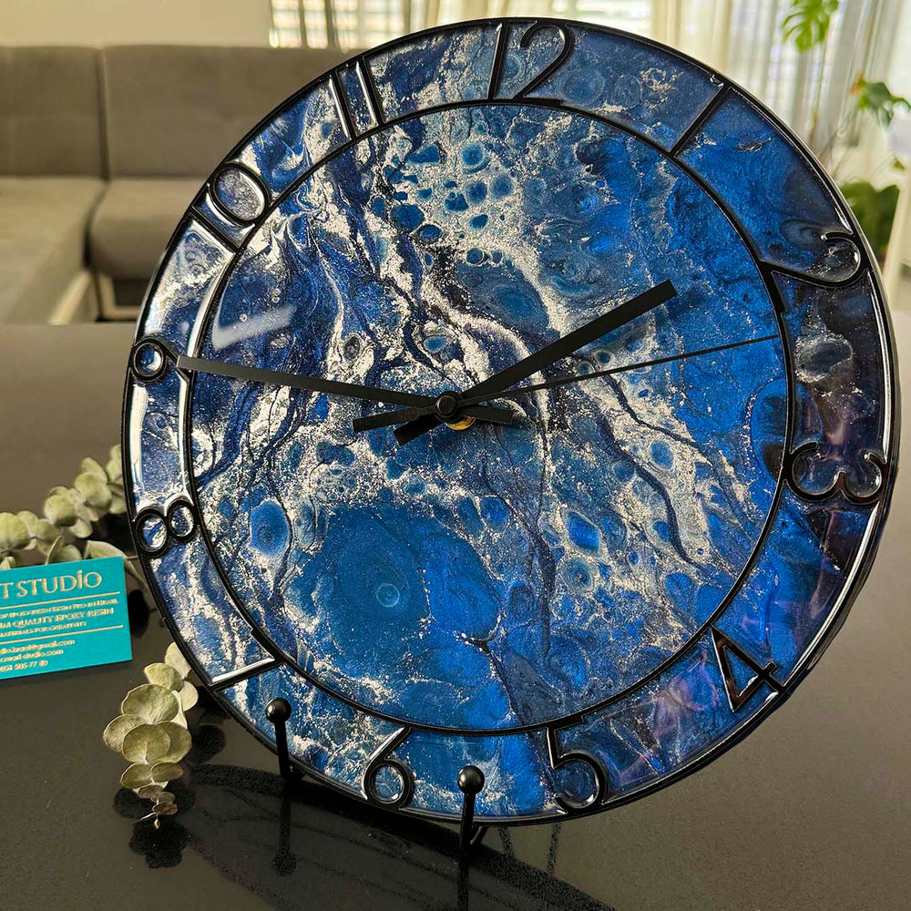 Epoxy resin wall clocks made by participants 11