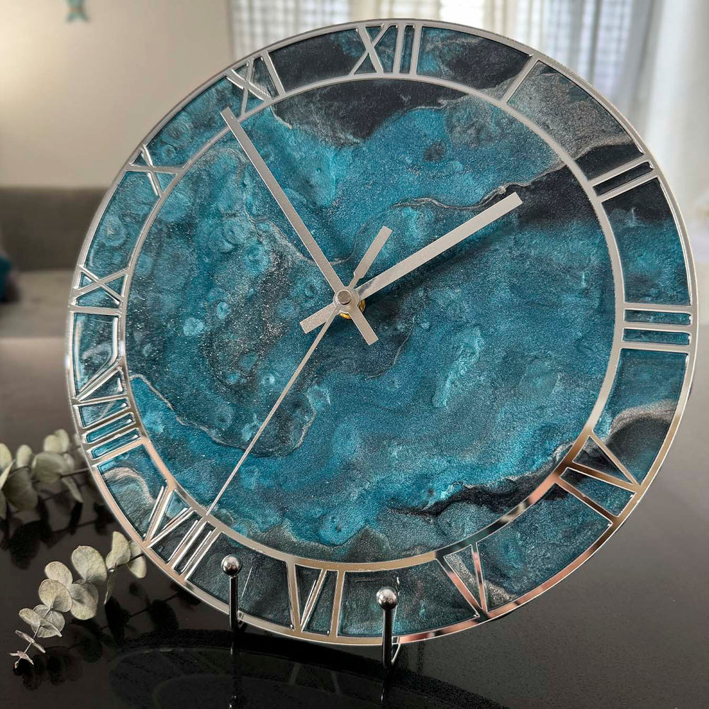 Epoxy resin wall clocks made by participants 12