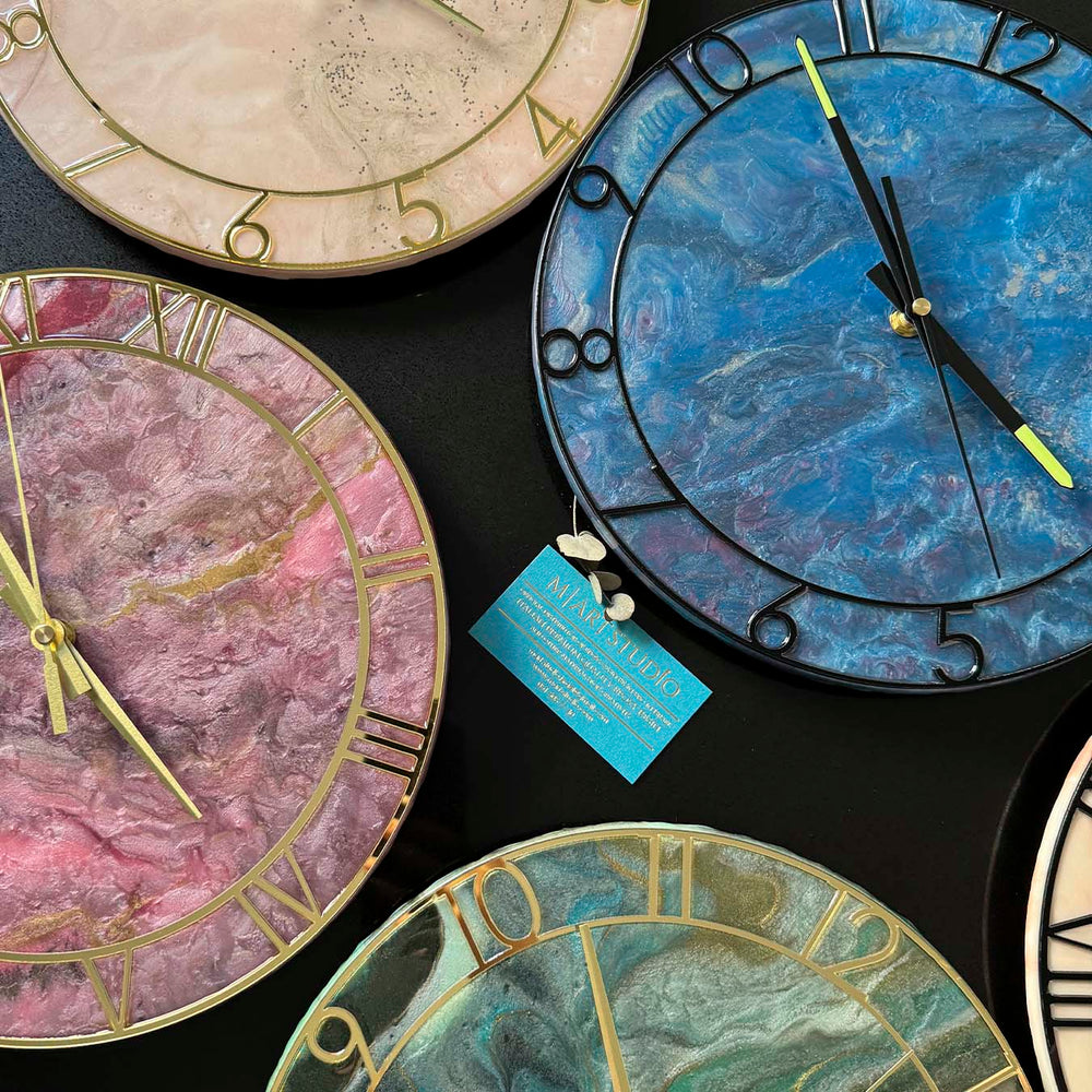 Epoxy resin wall clocks made by participants 1
